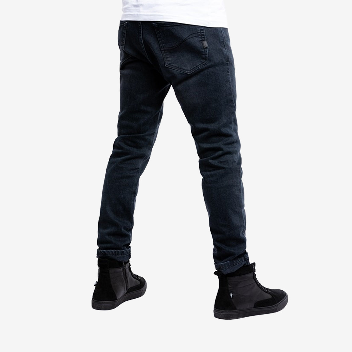 John Doe Pioneer Mono Slim Fit Motorradjeans - used black. Einlagige- CE AAA-zertifizierte Slim Fit Motorradjeans mit dem höchsten Sicherheitslevel. Inkl. Knie- und Hüft-Protektoren Level 1.