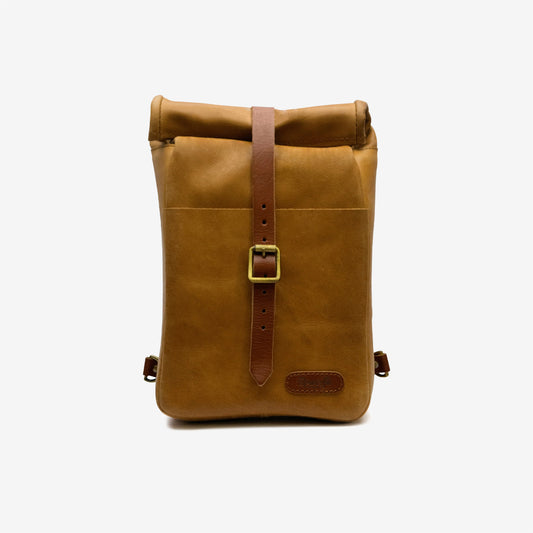 Tripmachine Mini Pannier Classic - vintage tan. Klassische Motorrad-Gepäcktasche aus hellbraunen Leder im Retro-/Vintage-Stil, perfekt für einen Ein-Tages Ausflug. Einfaches Montagesystem an nahezu jedem Motorrad möglich.