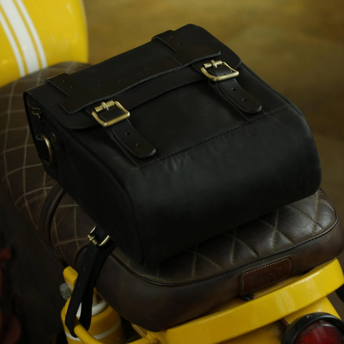 Tripmachine Vintage Tank & Tail Motorrad-Tankrucksack aus Leder - black